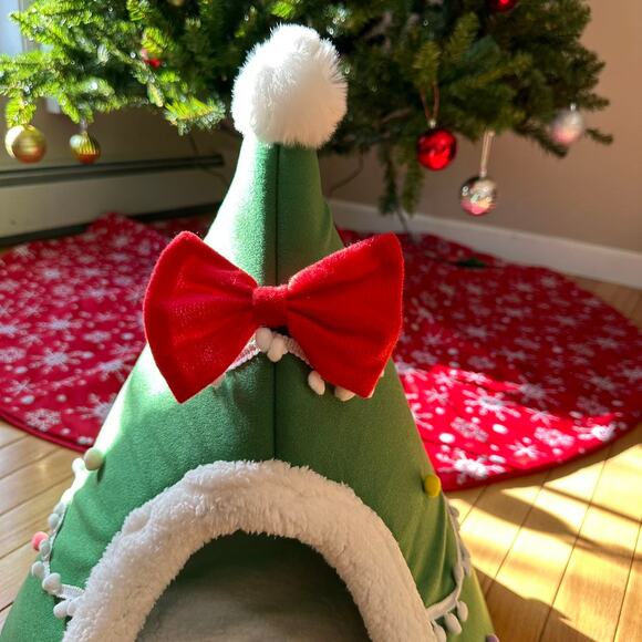 Christmas Pet House Tent Warm Sleeping Bed Indoor for Cat and Puppy - Picture 7 of 10